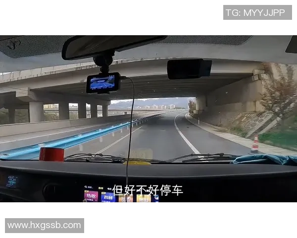 足球明星与电影偶像的交汇点:从绿茵场到银幕的传奇故事