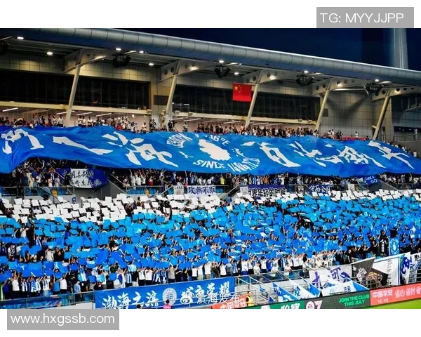 足球明星齐聚一堂欢庆盛典精彩合照记录难忘瞬间